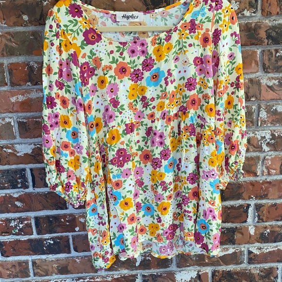 Haptics floral top - Picture 2 of 7